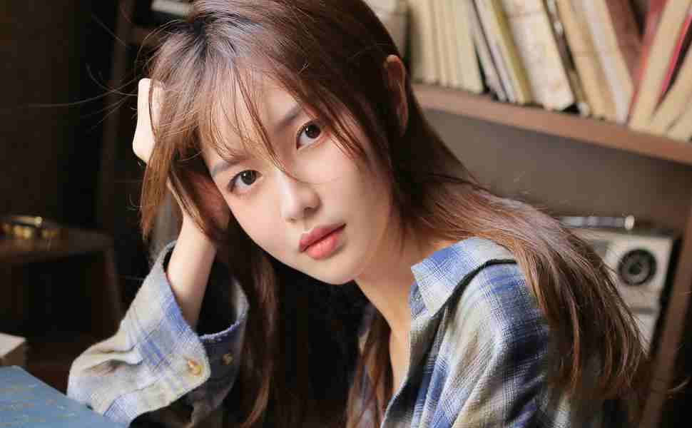 西瓜从六楼扔下竟完好无损，雷军说的“防弹涂层”到底是什么？